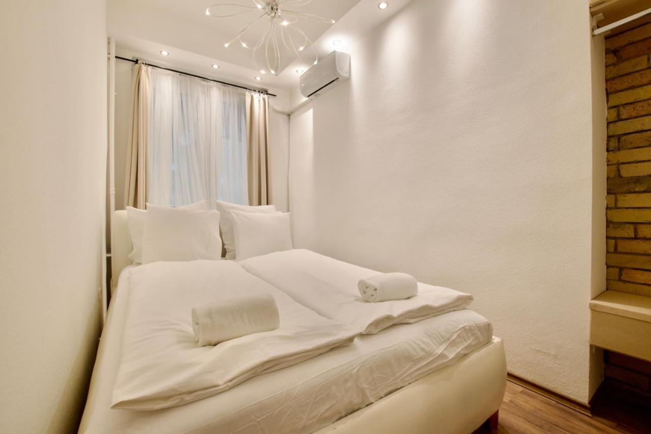 Standard Apartment By Hi5 - Center Of City Center 부다페스트 외부 사진